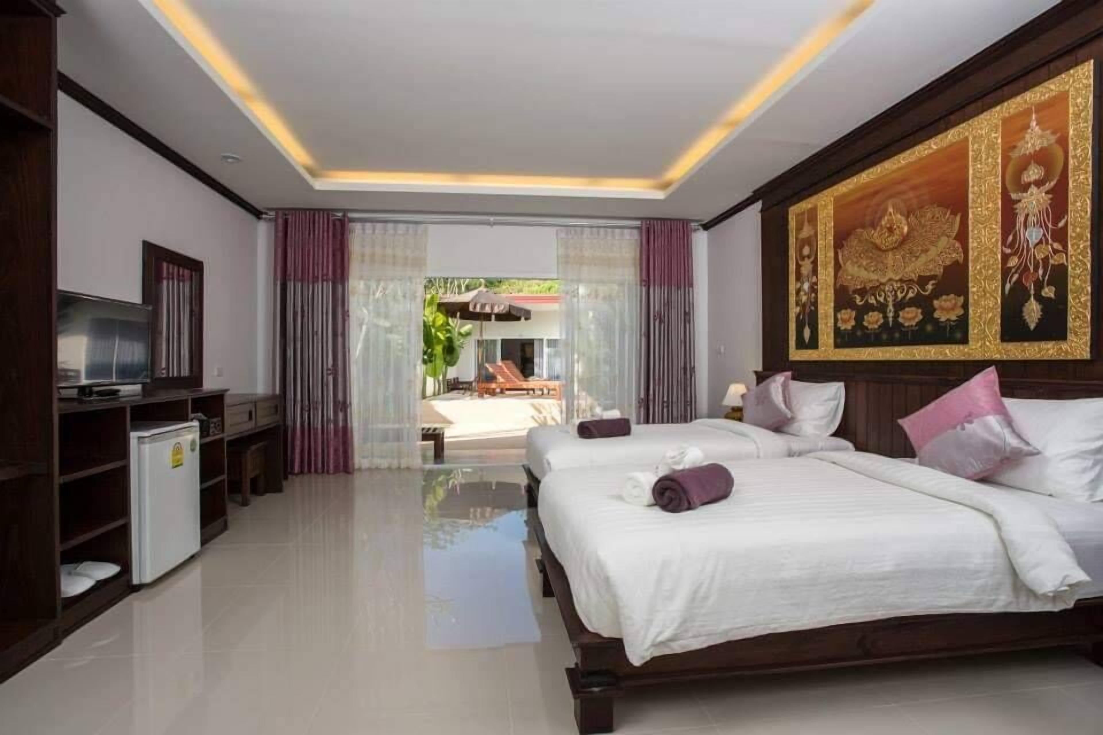 Deluxe Villa, 1 Queen Bed, Park View, Garden Area | 1 bedroom, blackout curtains, free WiFi, bed sheets