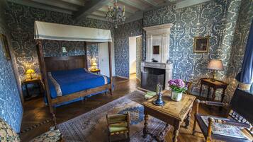 Fer et planche Ă repasser, lit parapluie, Wi-Fi gratuit, draps fournis