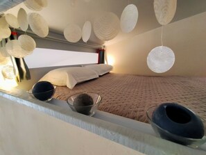 Bureau, fer et planche à repasser, Wi-Fi gratuit, draps fournis