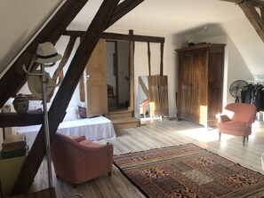 4 bedrooms, Internet, bed sheets - Welcome to our refuge... (Toucy)