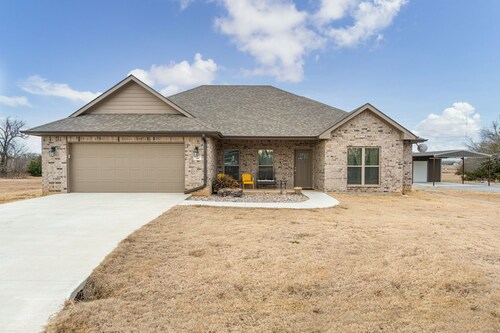 4Bdrm Internet Texoma Home Launch Nearby PetsCon