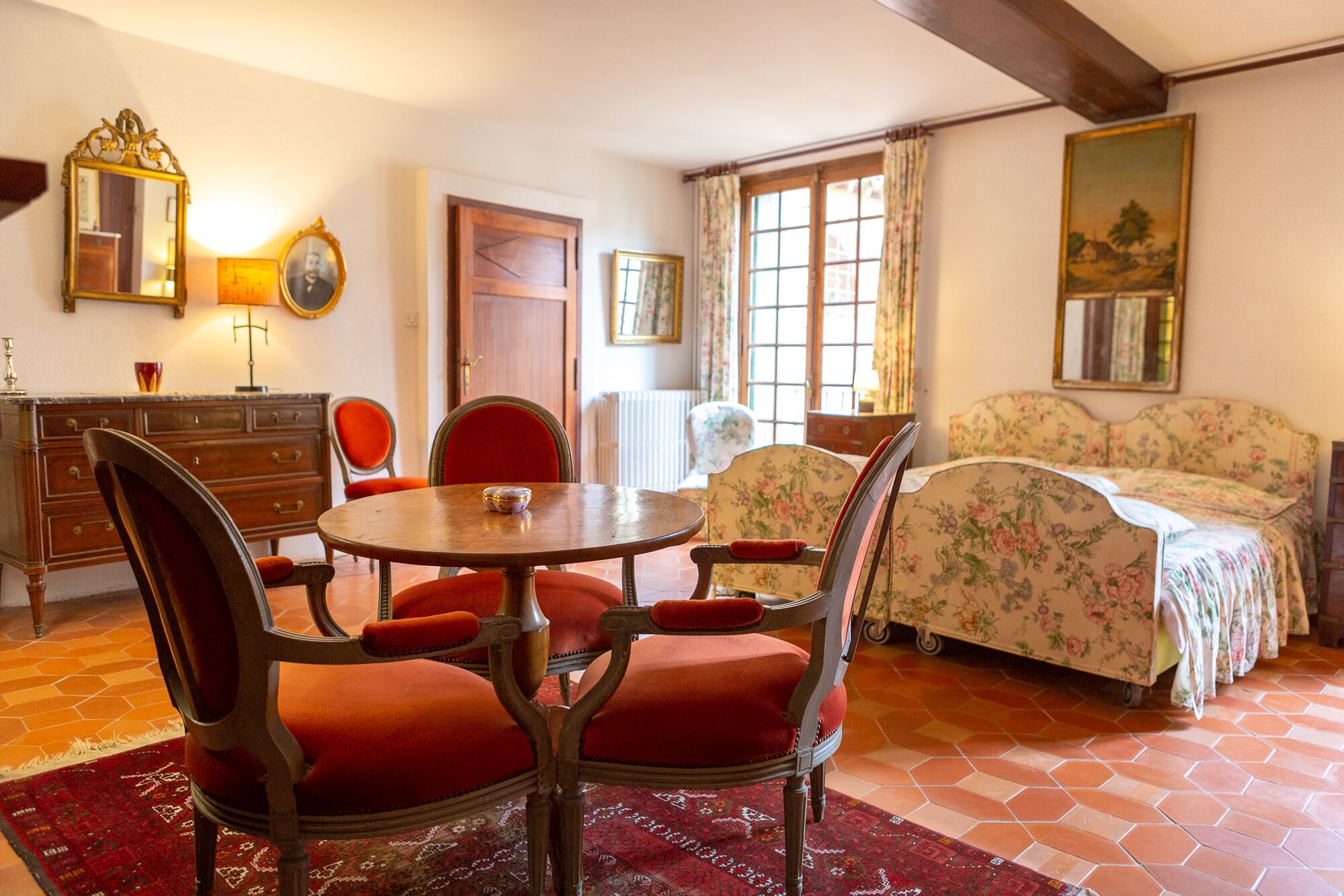 7 chambres, bureau, fer et planche à repasser, Wi-Fi gratuit