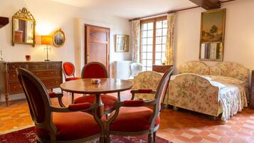 7 chambres, bureau, fer et planche à repasser, Wi-Fi gratuit