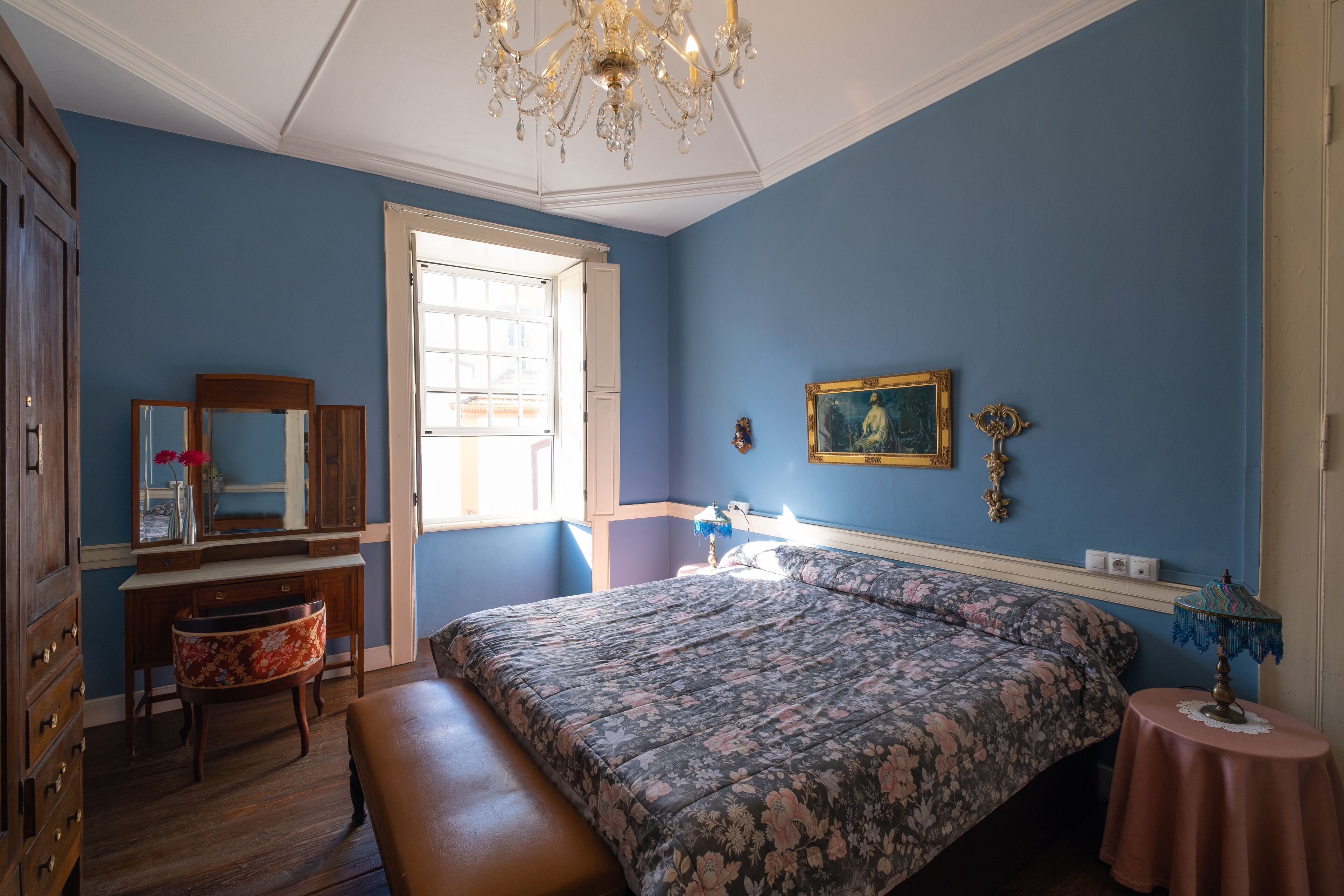 Kahden hengen deluxe-huone | Silitysrauta/-lauta, ilmainen Wi-Fi, vuodevaatteet