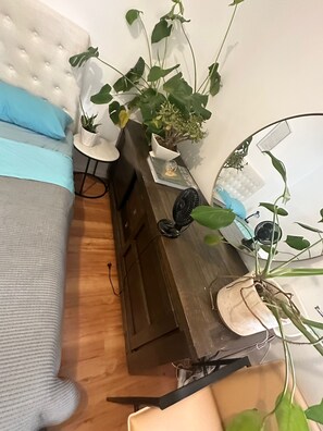 Interior - Melb Beach shack-4bed-2baths. 2km CBD (South Melbourne)