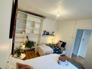 4 bedrooms, desk, iron/ironing board, travel cot