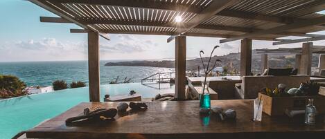 Outdoor pool, an infinity pool