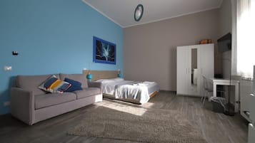 1 Schlafzimmer, Zimmersafe, Schreibtisch, BĂŒgeleisen/BĂŒgelbrett