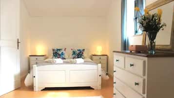 1 bedroom, iron/ironing board, free WiFi, bed sheets