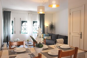 Dining - Lovely Apartment in the Center Of Aveiro (Aveiro)