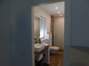 Bathroom - 20% DISCOUNT ON RESERVATIONS   from 27.08.2025 (Sutivan)
