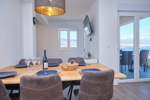 Apartment | Esszimmer