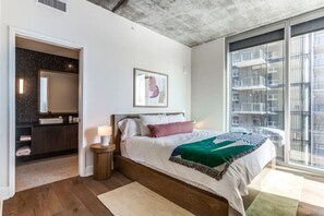 2 bedrooms, desk, iron/ironing board, travel crib