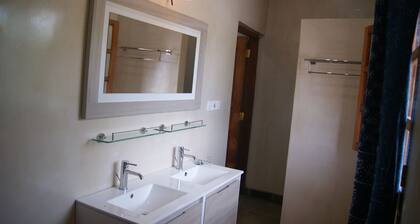 Cozy oasis apartment 800m from the white watamu beaches