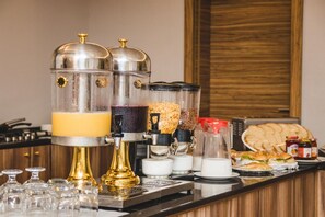 Desayuno buffet incluido todos los días 