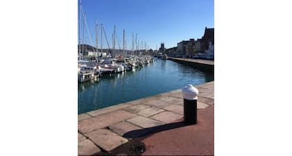 Le Nid Colas", south courtyard / bicycles available