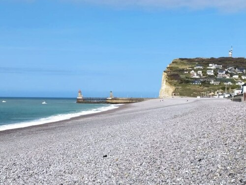 Le "Nid Colas", cour au sud / vélos a dispo