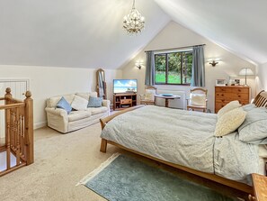 2 bedrooms, iron/ironing board, internet, bed sheets