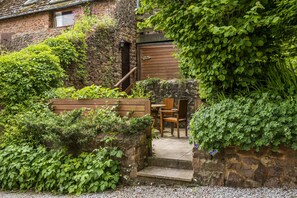 Terrace/patio - Cleeve Apartment, Near Dunster (Dunster)