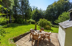 Outdoor dining - Barn Owl Cottage, Wheddon Cross (Wheddon Cross)