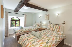 2 bedrooms, iron/ironing board, internet, bed sheets - Barn Owl Cottage, Wheddon Cross (Wheddon Cross)