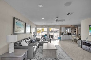 Smart TV, ping pong - 3 BR Waterfront Home w/ Heated Pool & Gulf-Access (Cape Coral)