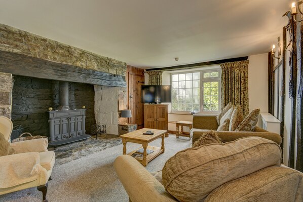 TV, fireplace - The Farmhouse, West Anstey (West Anstey)