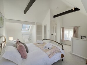 1 bedroom, iron/ironing board, internet, bed sheets - Chapel Cottage, Ellicombe (Minehead)