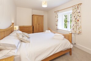 3 chambres, fer et planche à repasser, accès Internet, draps fournis