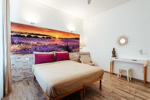 Ylelliset vuodevaatteet, untuvapeitot, memory foam -patjalliset sängyt