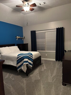4 bedrooms, desk, iron/ironing board, free WiFi