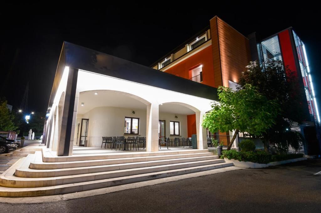 المنشأة من الخارج