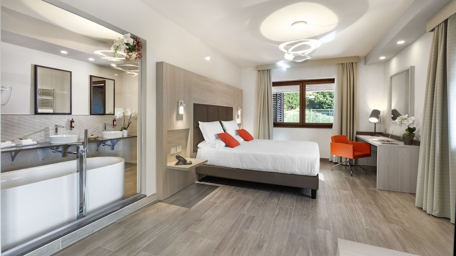 BHotel
