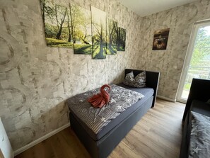1 chambre, bureau, accès au Wi-Fi (inclus), literie fournie