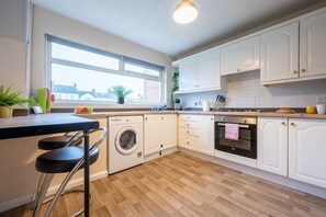 Kühlschrank, Mikrowelle, Ofen, Toaster