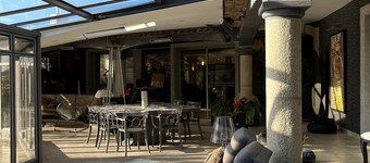 LARGE ATYPICAL VILLA WITH PRIVATE POOL IN A QUIET LOCATION