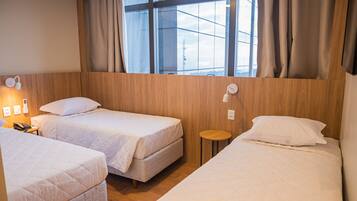 Quarto superior | Wi-Fi de cortesia, roupa de cama