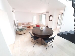 Dining - Luxury Premium Suite (Santa Maria di Leuca)