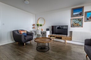 Flachbildfernseher, DVD-Player