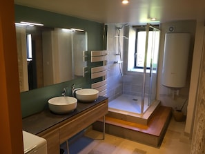 Dusche, Haartrockner, Seife