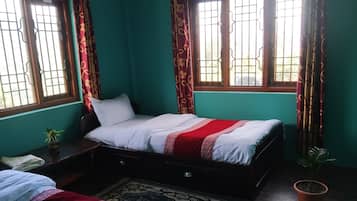 4 bedrooms, desk, free WiFi, bed sheets