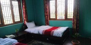 4 bedrooms, desk, free WiFi, bed sheets