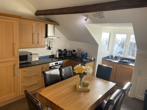 Stunning Whitby Penthouse Apartment with Abbey View