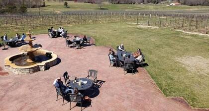 Wine Country Cottage - 3BR 2BA Home Near Wineries