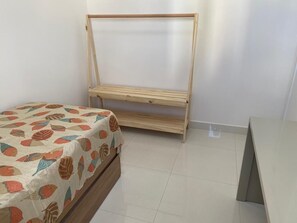 2 Schlafzimmer, Schreibtisch, Bügeleisen/Bügelbrett, WLAN