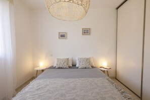 3 bedrooms, travel crib, WiFi, bed sheets - VILLA WITH SWIM SPA (Lézignan-Corbières)