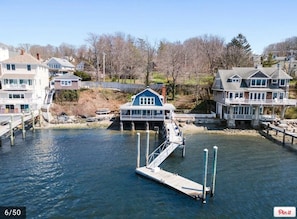 Exterior - Pier on Main (Tiverton)
