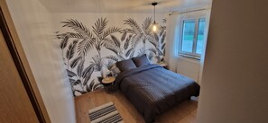 3 bedrooms, desk, iron/ironing board, travel cot - Les Deux Délices (Dosches)
