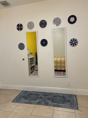 Interior - 7 mins to the beach (Delray Beach)