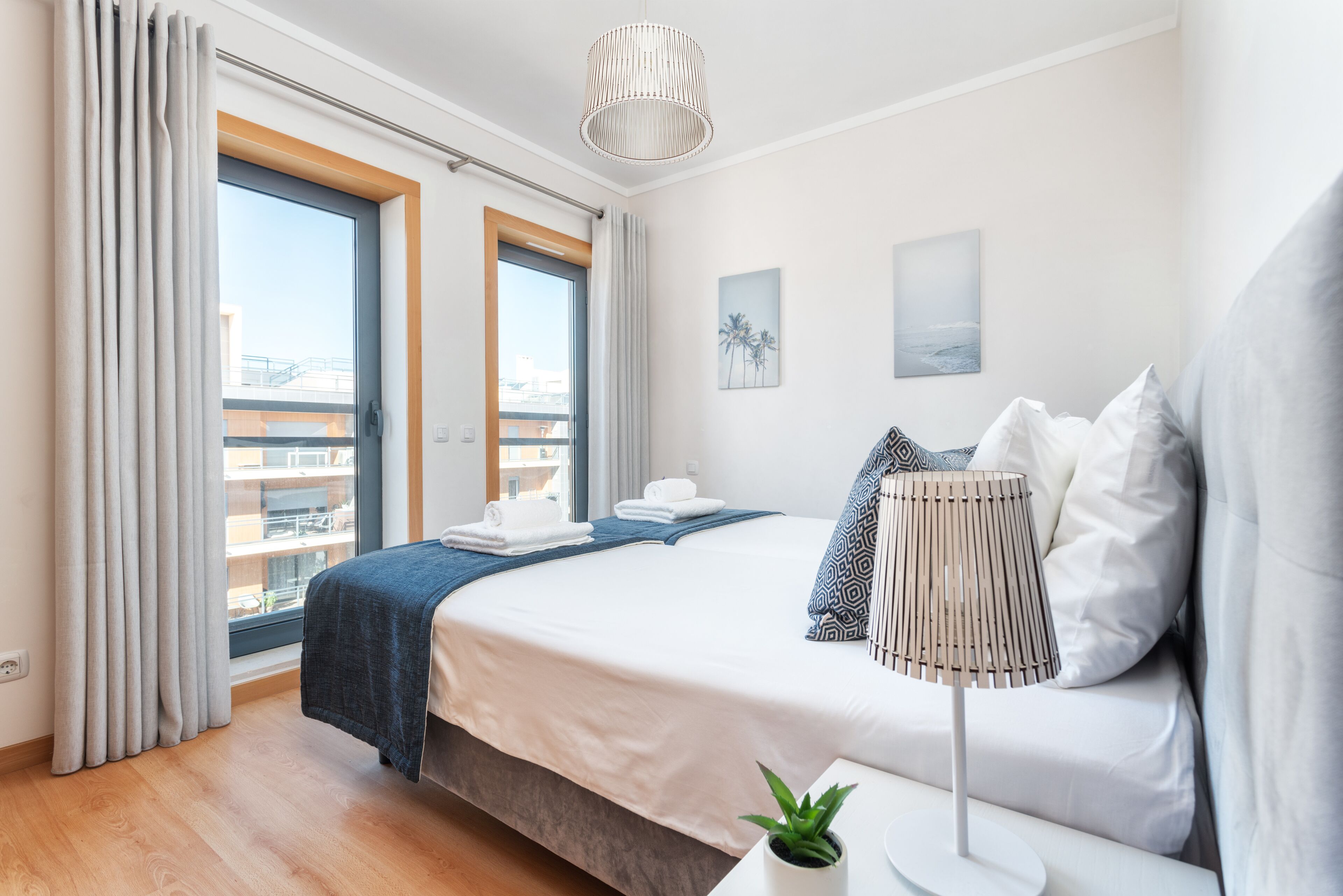 2 slaapkamers, een strijkplank/strijkijzer, gratis wifi, beddengoed